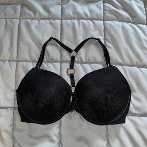 Black lace VS bra